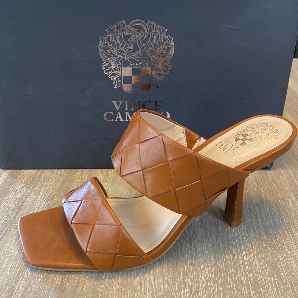 Vince Camuto Candiala